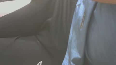 Snapshot of s201174370 chatting on 10.30.25 Cloney online show from 10.30.25