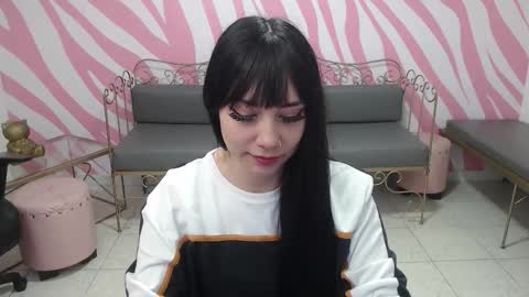 Snapshot of saabrina_ chatting on 11.18.25 Sabrina online show from 11.18.25