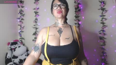 Snapshot of saalomee_1 chatting on 05.05.26 saalomee 1 online show from 05.05.26