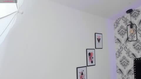 Saara Brown online show from 02.12.25