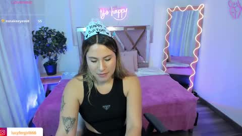 Snapshot of saaya_tay chatting on 02.24.25 saaya_tay online show from 02.24.25