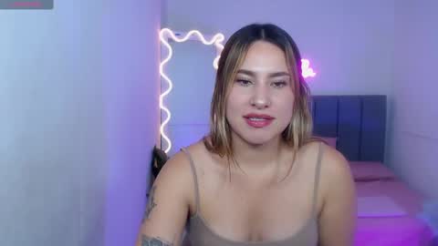 Snapshot of saaya_tay chatting on 03.07.25 saaya_tay online show from 03.07.25