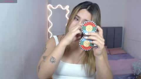 Snapshot of saaya_tay chatting on 03.09.25 saaya_tay online show from 03.09.25