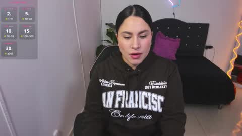 Snapshot of saaya_tay chatting on 10.22.25 saaya_tay online show from 10.22.25