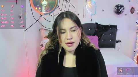 Snapshot of saaya_tay chatting on 10.29.25 saaya_tay online show from 10.29.25