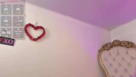 Snapshot of saaya_tay chatting on 11.10.25 saaya_tay online show from 11.10.25