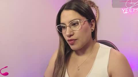 Snapshot of saaya_tay chatting on 11.20.25 saaya_tay online show from 11.20.25