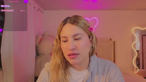 Snapshot of saaya_tay chatting on 02.06.26 saaya_tay online show from 02.06.26