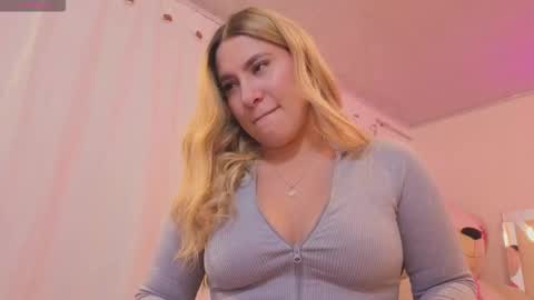 Snapshot of saaya_tay chatting on 02.20.26 saaya_tay online show from 02.20.26