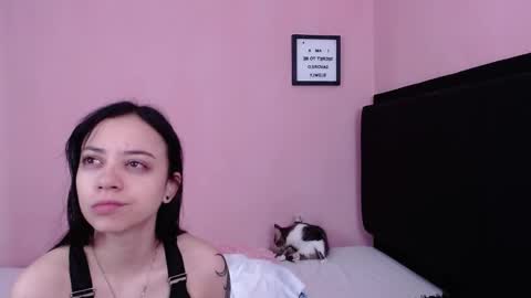 Snapshot of sabbrand_ chatting on 09.24.25 online show from 09.24.25