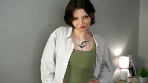 Snapshot of sabinekansky chatting on 12.17.25 sabinekansky online show from 12.17.25