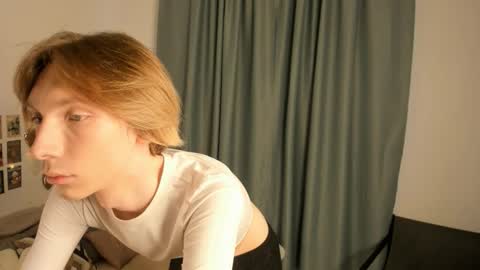 Snapshot of sableflux chatting on 03.01.26 sableflux online show from 03.01.26