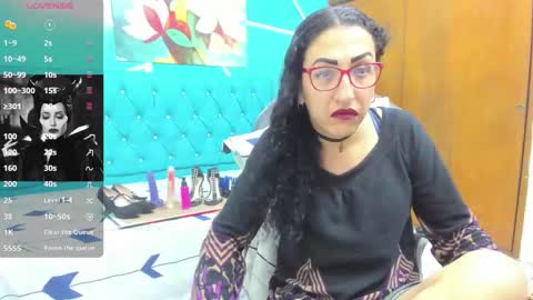 Snapshot of sabrina_dupont chatting on 10.28.25 SABRINA online show from 10.28.25