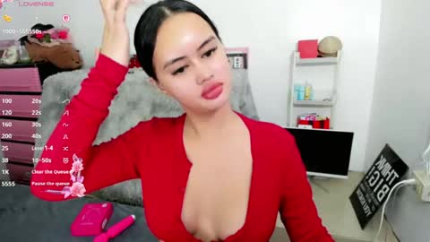 Snapshot of sabrina_inviting chatting on 05.17.26 Sabrina online show from 05.17.26