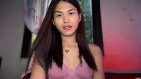 Snapshot of sabrina_maxx chatting on 11.04.25 Nadine online show from 11.04.25