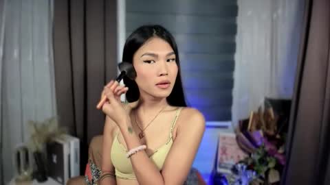 Snapshot of sabrina_maxx chatting on 11.11.25 Nadine online show from 11.11.25