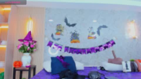 Snapshot of sabrina_shark chatting on 11.01.25 Sabrina Shark online show from 11.01.25