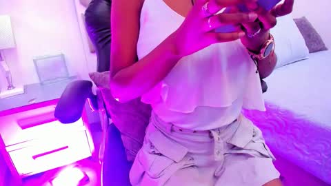 SabrinnaBrownn online show from 11.12.25