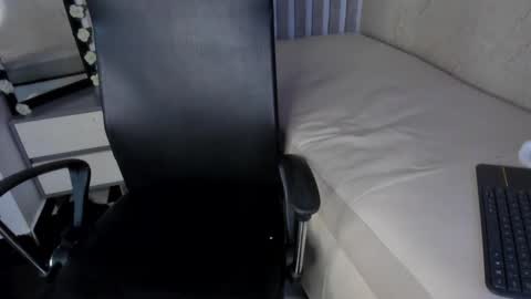 mariana  online show from 02.28.25