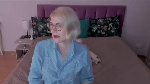 Sabrina MacMarren online show from 02.11.25