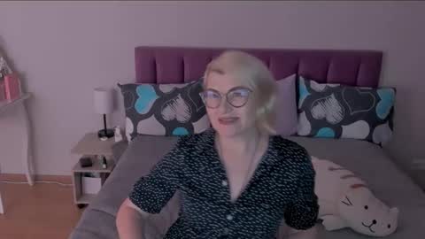 Sabrina MacMarren online show from 02.20.25