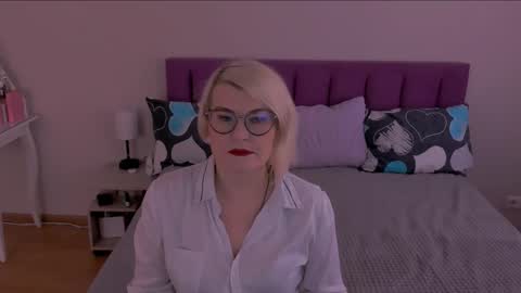 Sabrina MacMarren online show from 02.22.25