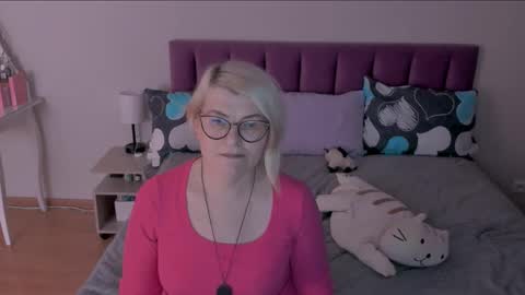 Sabrina MacMarren online show from 02.23.25