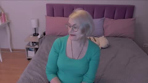 Sabrina MacMarren online show from 03.10.25