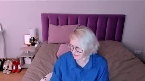 Sabrina MacMarren online show from 11.24.25