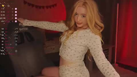 Hello im Sabrina  online show from 12.22.25