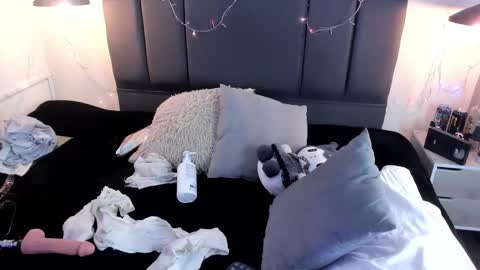 Sabrina  online show from 02.27.26