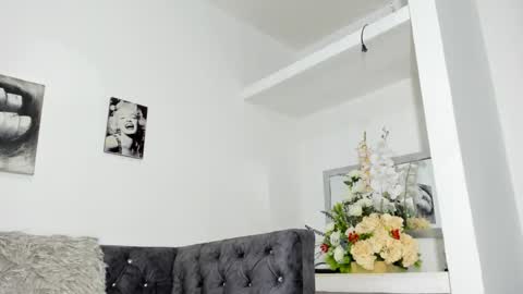 Snapshot of sabrinaxxx11 chatting on 09.25.25 sabrinaxxx11 online show from 09.25.25