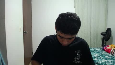 Snapshot of sack_rojas chatting on 11.24.25 Sack online show from 11.24.25