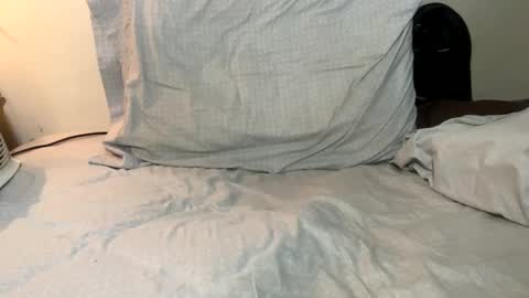 Snapshot of sackskincreamer chatting on 02.14.25 R online show from 02.14.25