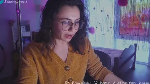 Snapshot of safaeri chatting on 02.04.25 Safa online show from 02.04.25