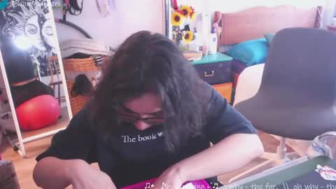 Snapshot of safaeri chatting on 02.21.25 Safa online show from 02.21.25