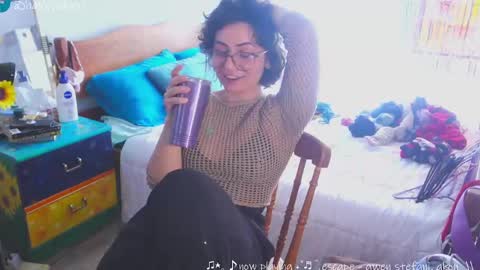 Snapshot of safaeri chatting on 03.06.25 Safa online show from 03.06.25