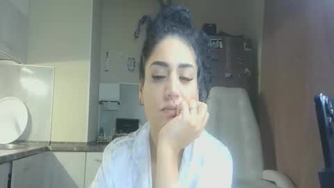 Snapshot of safari_xx chatting on 10.28.25 Queen online show from 10.28.25