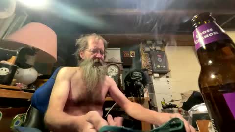 Snapshot of safety_fist chatting on 01.28.25 safety_fist online show from 01.28.25