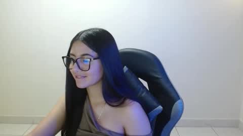 Sahaliefox  online show from 04.18.26