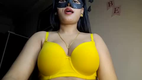 Snapshot of sahani2208 chatting on 02.05.25 Queen Archana online show from 02.05.25