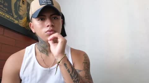 Snapshot of sahara_n_thiago chatting on 02.01.25 Sahara y Thiago online show from 02.01.25