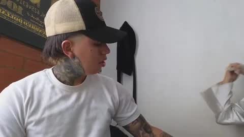 Snapshot of sahara_n_thiago chatting on 02.10.25 Sahara y Thiago online show from 02.10.25