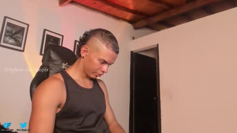 Snapshot of sai_cooper chatting on 09.10.25 sai online show from 09.10.25