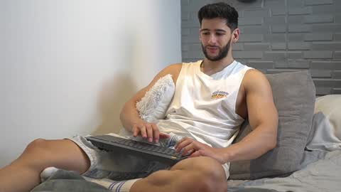 Snapshot of saimonhot1 chatting on 01.14.25 saimon online show from 01.14.25