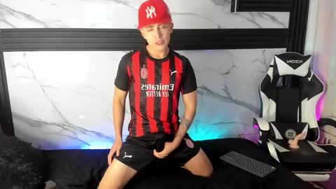 Snapshot of saimonvela chatting on 11.07.25 Juan online show from 11.07.25