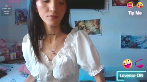 Sakura Skinny online show from 10.15.25