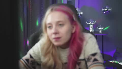 Snapshot of sakurabliss chatting on 10.16.25 sakurabliss online show from 10.16.25