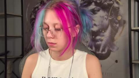 Snapshot of sakurabliss chatting on 11.18.25 sakurabliss online show from 11.18.25