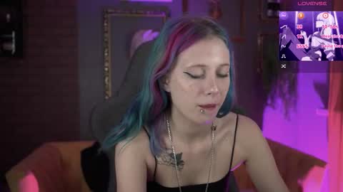 Snapshot of sakurabliss chatting on 11.26.25 sakurabliss online show from 11.26.25